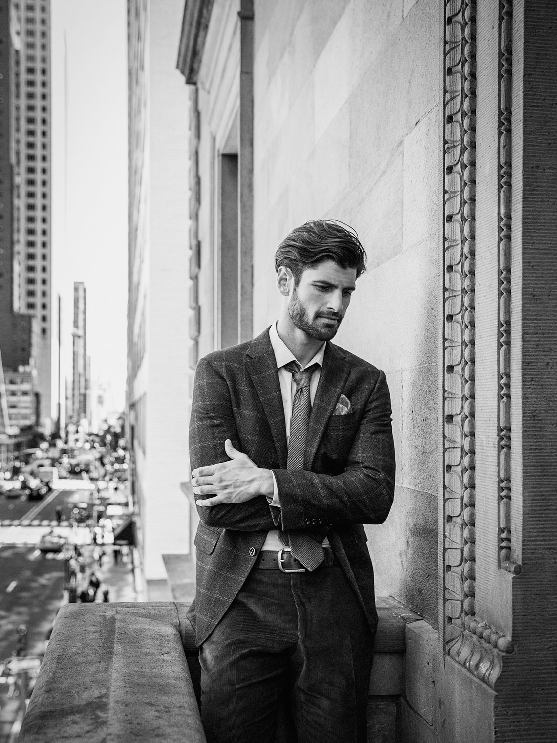 brian-sorg-tc-nyc-00-TCM_Lookbook_Adam_Balcony_202